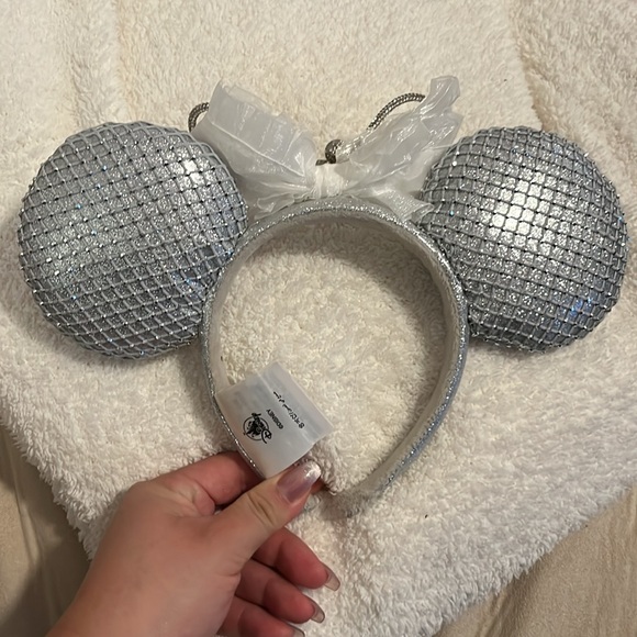 Disney Holiday Dazzling Gem Minnie Ears - Picture 5 of 6